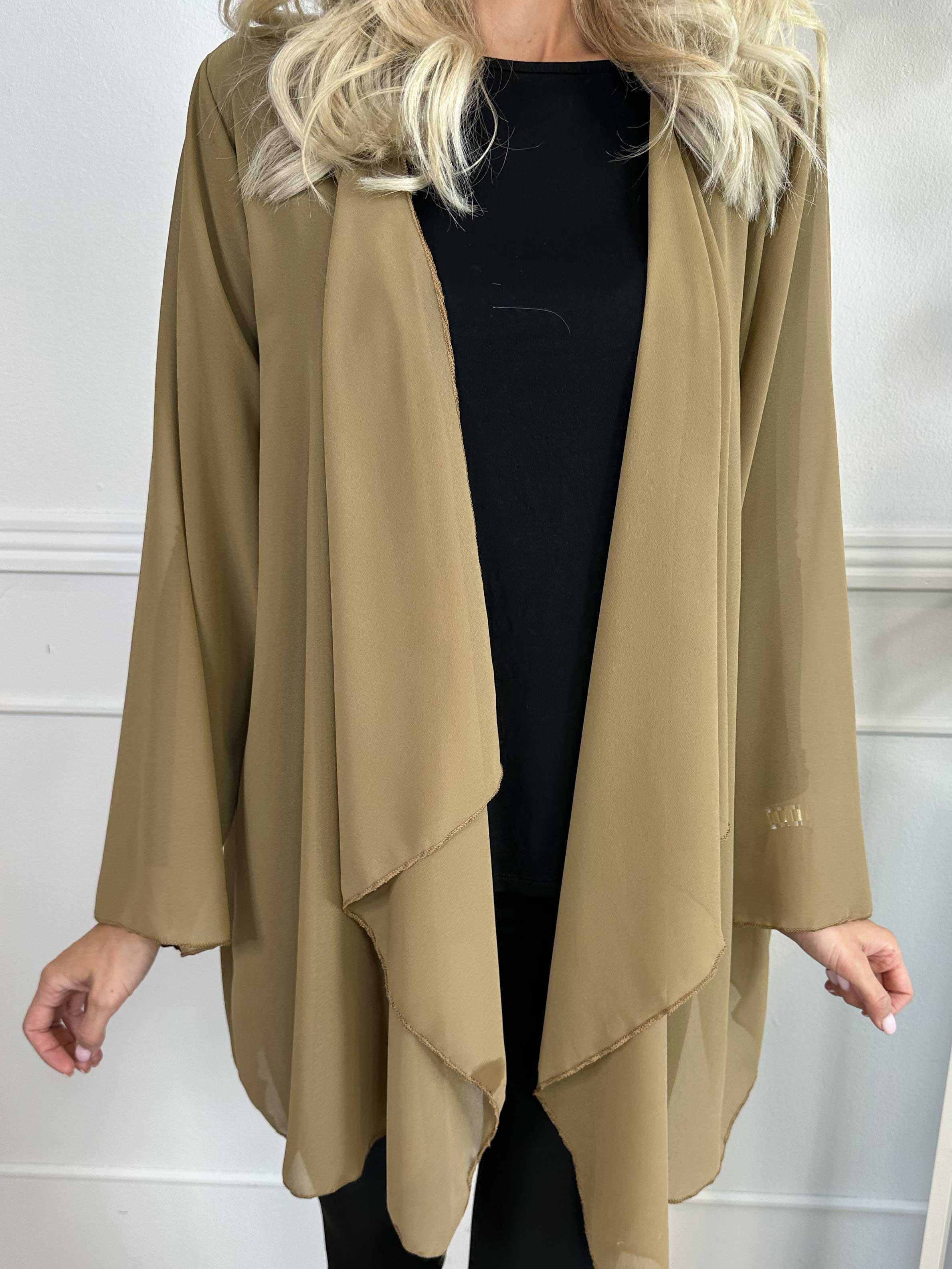 Layla - Kort let cardigan i chiffon